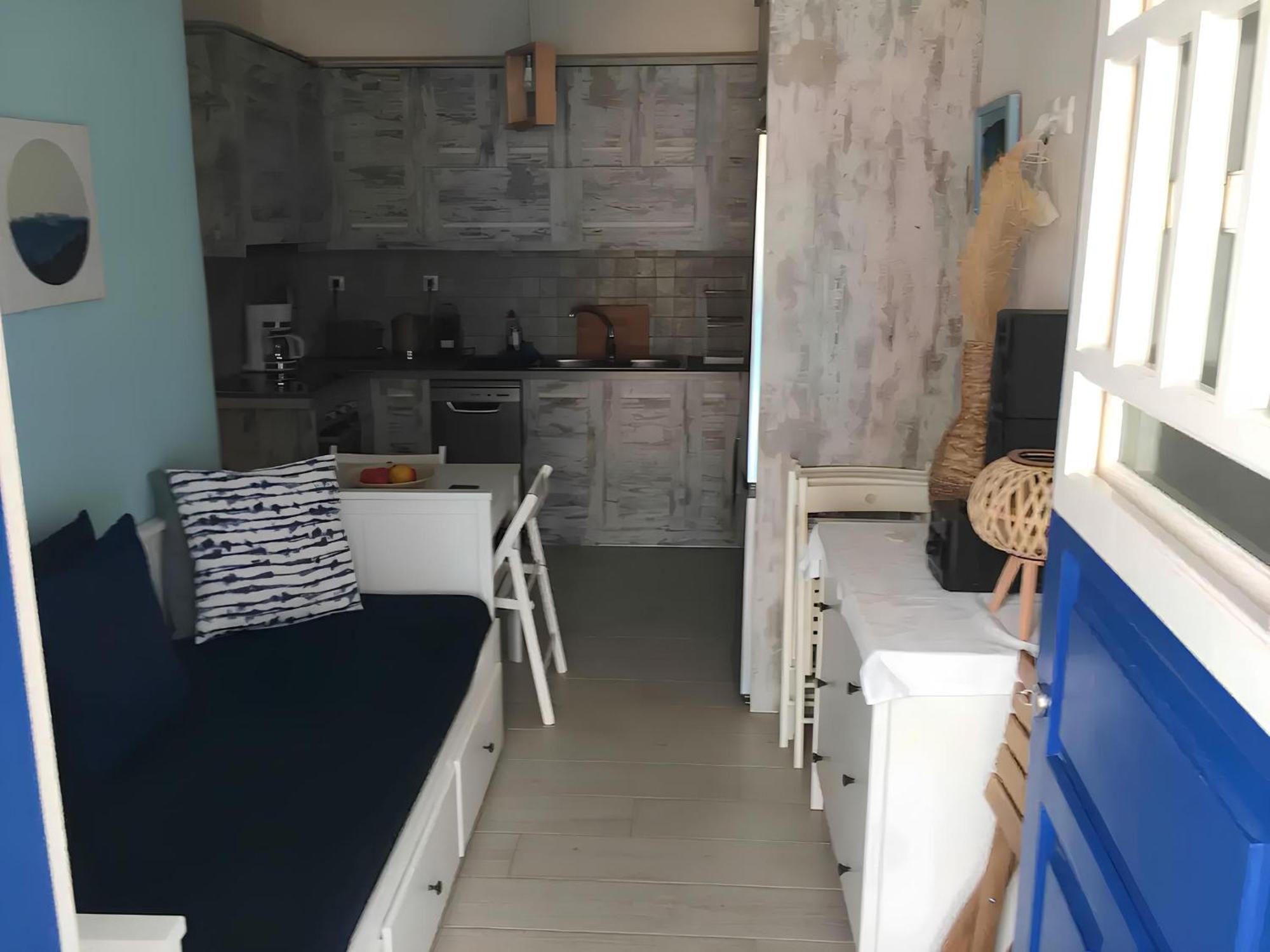 Cozy Studio In Beautiful Apollonas Beach Naxos מראה חיצוני תמונה